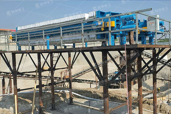 礦山洗砂怎么脫水，污泥脫水機(jī)可以脫干凈嗎？